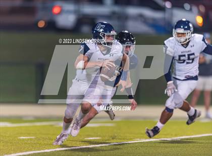 Thumbnail 3 in Lamar Consolidated @ Lake Creek photogallery.