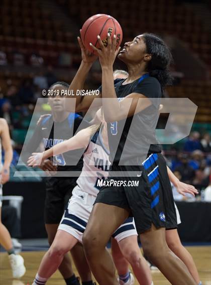 Thumbnail 3 in Valor Christian vs. Grandview (CHSAA 5A Great 8) photogallery.