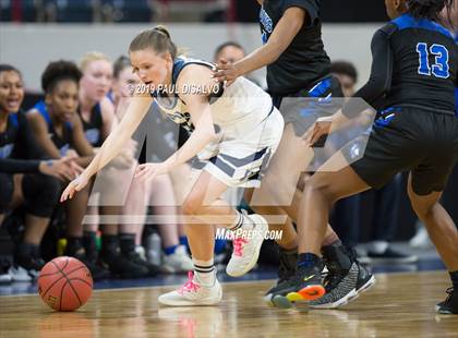 Thumbnail 1 in Valor Christian vs. Grandview (CHSAA 5A Great 8) photogallery.