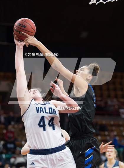 Thumbnail 2 in Valor Christian vs. Grandview (CHSAA 5A Great 8) photogallery.