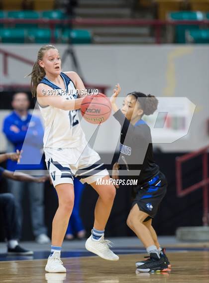 Thumbnail 1 in Valor Christian vs. Grandview (CHSAA 5A Great 8) photogallery.