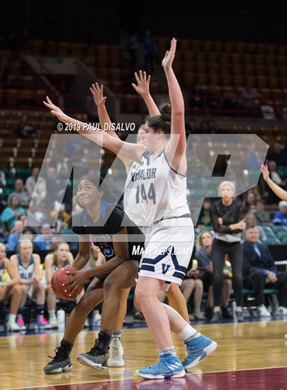 Thumbnail 2 in Valor Christian vs. Grandview (CHSAA 5A Great 8) photogallery.