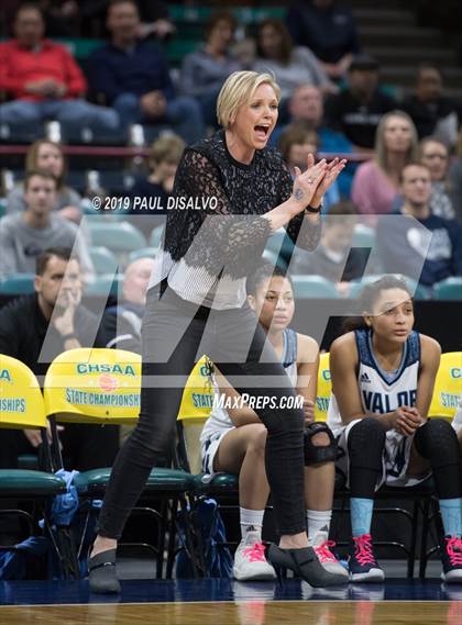 Thumbnail 2 in Valor Christian vs. Grandview (CHSAA 5A Great 8) photogallery.
