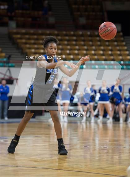 Thumbnail 2 in Valor Christian vs. Grandview (CHSAA 5A Great 8) photogallery.