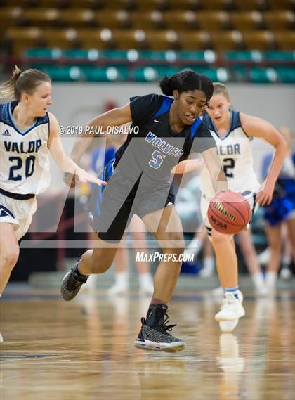 Thumbnail 1 in Valor Christian vs. Grandview (CHSAA 5A Great 8) photogallery.
