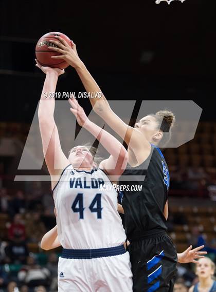 Thumbnail 1 in Valor Christian vs. Grandview (CHSAA 5A Great 8) photogallery.