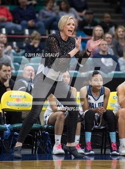 Thumbnail 3 in Valor Christian vs. Grandview (CHSAA 5A Great 8) photogallery.