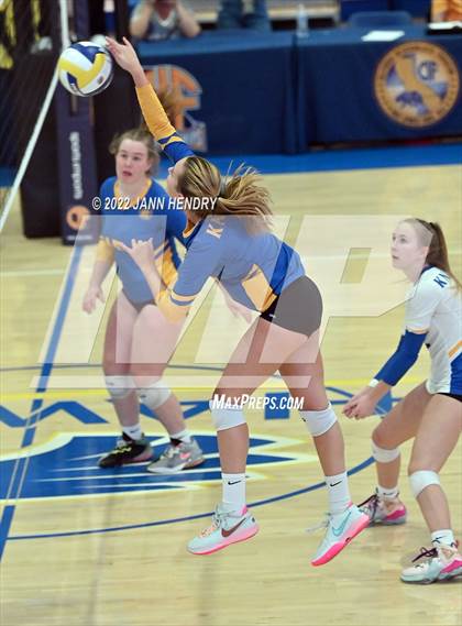 Thumbnail 2 in Ripon Christian @ Central Valley Christian (CIF D4 State Final) photogallery.