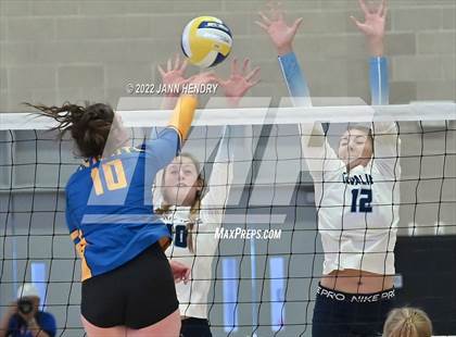 Thumbnail 2 in Ripon Christian @ Central Valley Christian (CIF D4 State Final) photogallery.