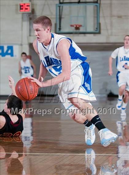 Thumbnail 1 in La Habra vs. Esperanza (Orange Holiday Classic) photogallery.