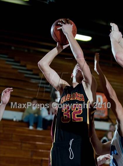 Thumbnail 2 in La Habra vs. Esperanza (Orange Holiday Classic) photogallery.