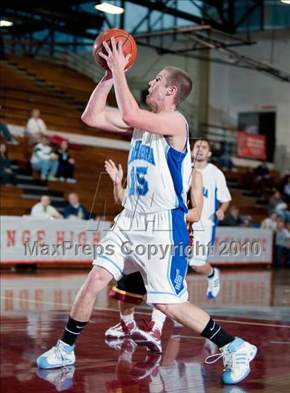 Thumbnail 2 in La Habra vs. Esperanza (Orange Holiday Classic) photogallery.