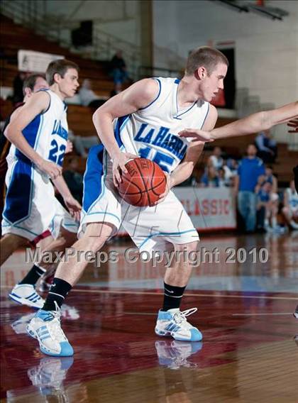 Thumbnail 3 in La Habra vs. Esperanza (Orange Holiday Classic) photogallery.