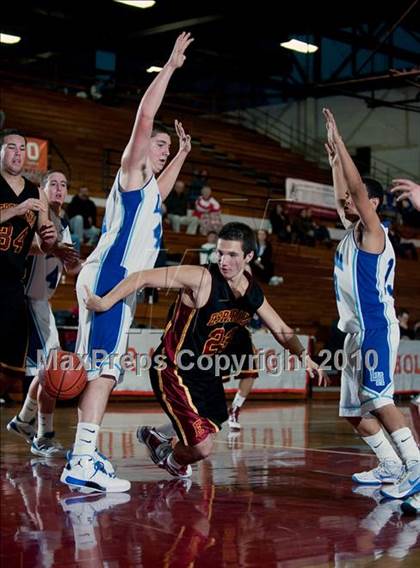 Thumbnail 3 in La Habra vs. Esperanza (Orange Holiday Classic) photogallery.
