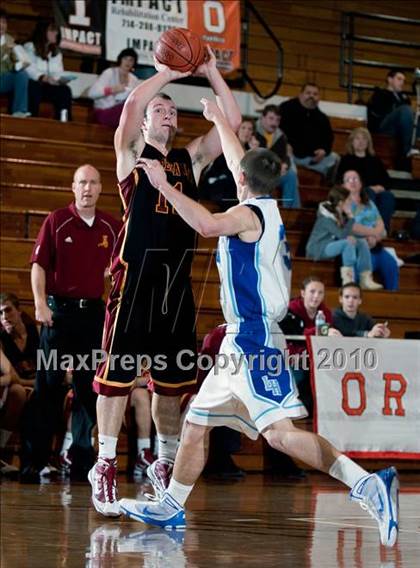 Thumbnail 2 in La Habra vs. Esperanza (Orange Holiday Classic) photogallery.