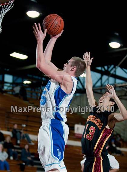 Thumbnail 3 in La Habra vs. Esperanza (Orange Holiday Classic) photogallery.