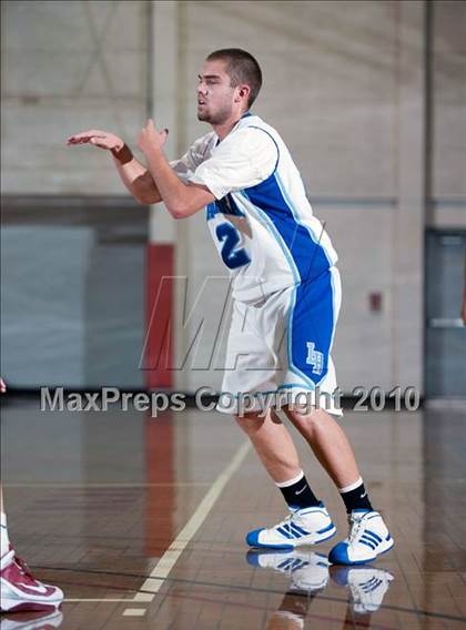 Thumbnail 3 in La Habra vs. Esperanza (Orange Holiday Classic) photogallery.