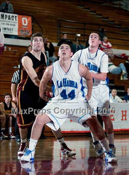 Thumbnail 2 in La Habra vs. Esperanza (Orange Holiday Classic) photogallery.