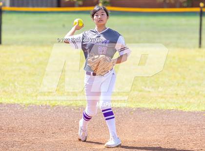 Thumbnail 1 in Leilehua vs Pearl City photogallery.