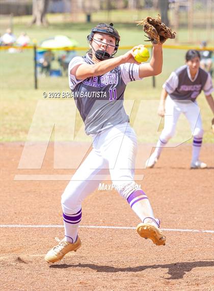Thumbnail 3 in Leilehua vs Pearl City photogallery.