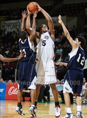 Thumbnail 3 in St. Benedict’s Prep vs Our Savior New American (Prime Time Shootout) photogallery.