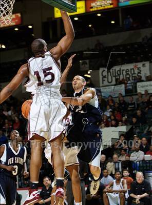 Thumbnail 3 in St. Benedict’s Prep vs Our Savior New American (Prime Time Shootout) photogallery.