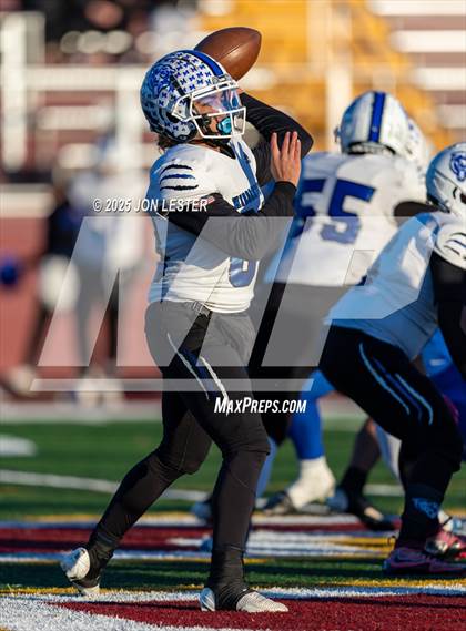 Thumbnail 2 in Middletown vs. Saratoga Springs (NYSPHSAA Class AA Regional) photogallery.