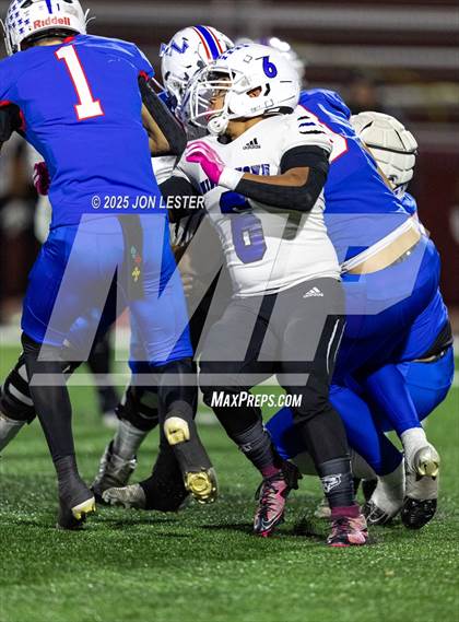 Thumbnail 1 in Middletown vs. Saratoga Springs (NYSPHSAA Class AA Regional) photogallery.