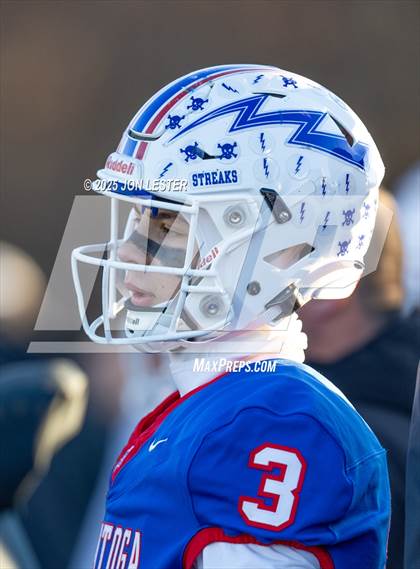 Thumbnail 2 in Middletown vs. Saratoga Springs (NYSPHSAA Class AA Regional) photogallery.