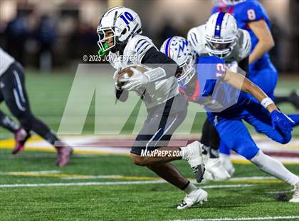 Thumbnail 2 in Middletown vs. Saratoga Springs (NYSPHSAA Class AA Regional) photogallery.