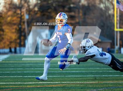 Thumbnail 3 in Middletown vs. Saratoga Springs (NYSPHSAA Class AA Regional) photogallery.