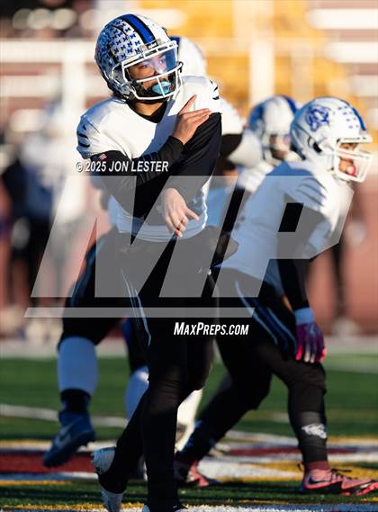 Thumbnail 3 in Middletown vs. Saratoga Springs (NYSPHSAA Class AA Regional) photogallery.