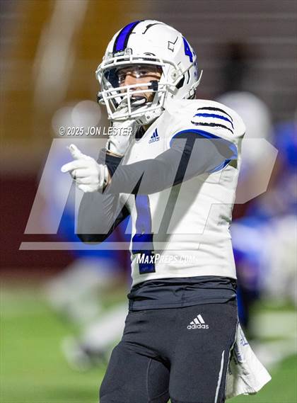 Thumbnail 2 in Middletown vs. Saratoga Springs (NYSPHSAA Class AA Regional) photogallery.