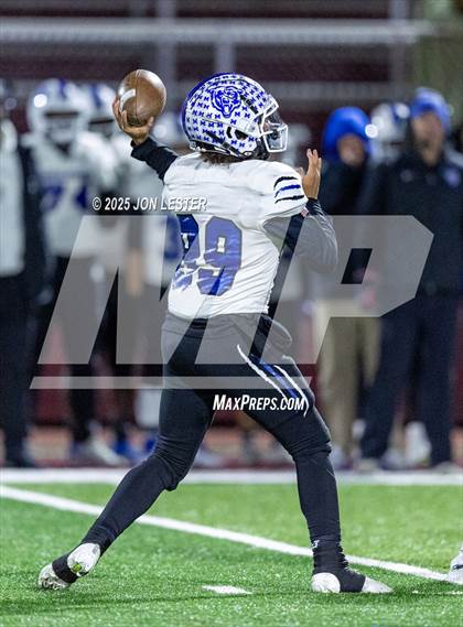 Thumbnail 1 in Middletown vs. Saratoga Springs (NYSPHSAA Class AA Regional) photogallery.