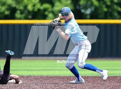 Thumbnail 2 in Harmony vs. Gunter (UIL 3A Region II Regional Semifinal) photogallery.