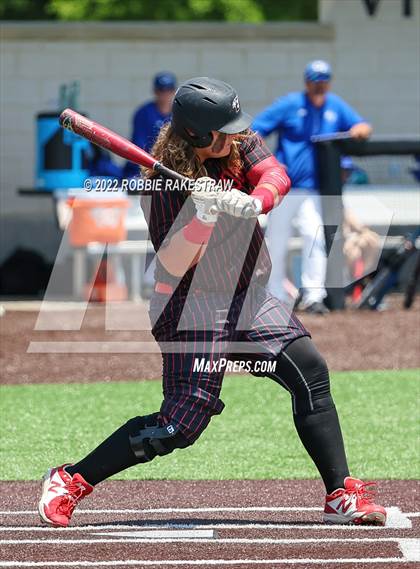 Thumbnail 2 in Harmony vs. Gunter (UIL 3A Region II Regional Semifinal) photogallery.