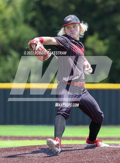 Thumbnail 1 in Harmony vs. Gunter (UIL 3A Region II Regional Semifinal) photogallery.