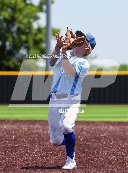 Thumbnail 2 in Harmony vs. Gunter (UIL 3A Region II Regional Semifinal) photogallery.