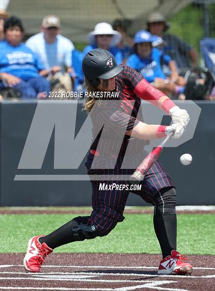 Thumbnail 2 in Harmony vs. Gunter (UIL 3A Region II Regional Semifinal) photogallery.