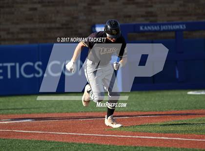 Thumbnail 2 in Blue Valley vs. Manhattan (KSHSAA 6A Final) photogallery.