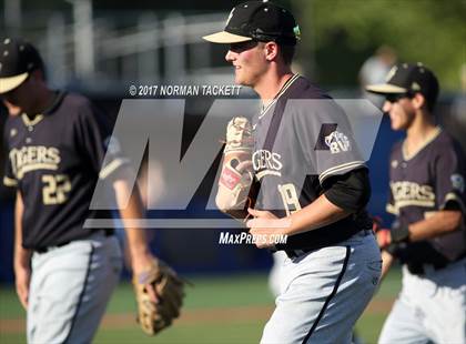 Thumbnail 2 in Blue Valley vs. Manhattan (KSHSAA 6A Final) photogallery.