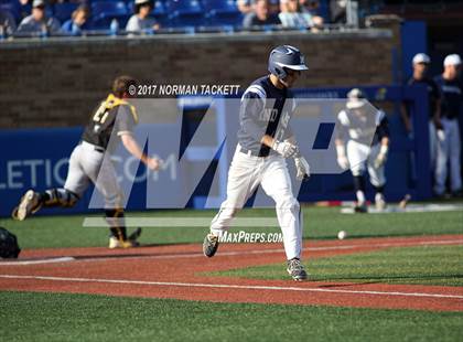 Thumbnail 3 in Blue Valley vs. Manhattan (KSHSAA 6A Final) photogallery.