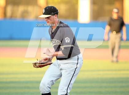Thumbnail 2 in Blue Valley vs. Manhattan (KSHSAA 6A Final) photogallery.