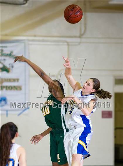 Thumbnail 2 in Mira Costa vs Agoura (Santa Barbara Tournament of Champions) photogallery.