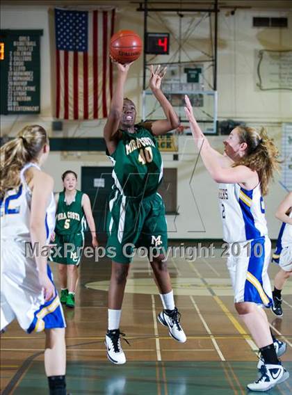 Thumbnail 1 in Mira Costa vs Agoura (Santa Barbara Tournament of Champions) photogallery.