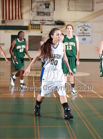 Thumbnail 3 in Mira Costa vs Agoura (Santa Barbara Tournament of Champions) photogallery.