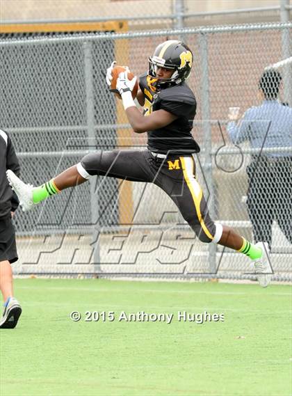 Thumbnail 2 in Roosevelt @ Madison (PSAL Bowl Quarter Finals) photogallery.