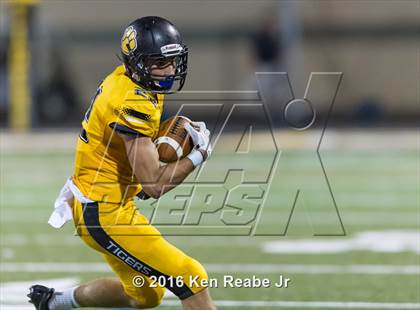 Thumbnail 2 in Olentangy Liberty @ North Allegheny (Western Pennsylvania Legends Football Classic) photogallery.