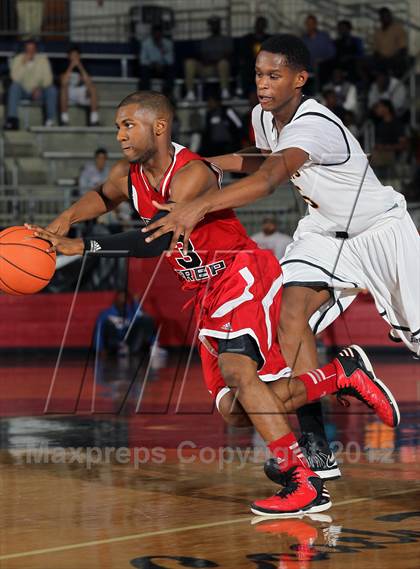 Thumbnail 3 in Prime Prep vs. Scotlandville (Thanksgiving Hoopfest) photogallery.