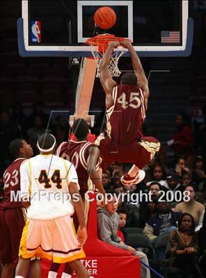 Thumbnail 2 in Mt. Vernon vs. Paterson Catholic (Nike Super 6 @ the Garden) photogallery.